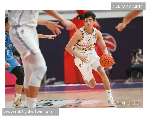 王俊杰替补表现出色NCAA常规赛22分钟贡献9分3篮板